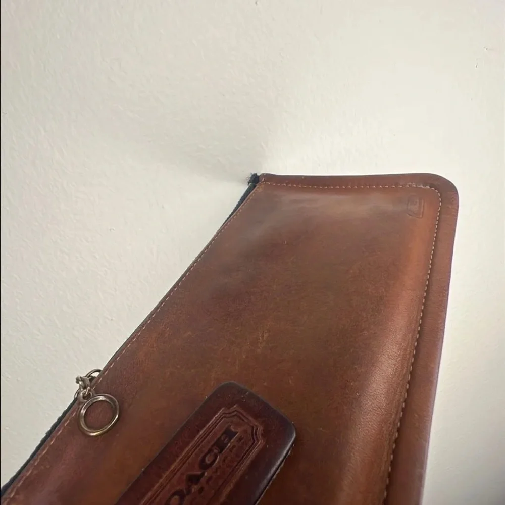Vintage Coach British Tan Slim Makeup Bag - Picture 3 of 7